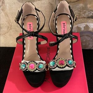 Betsey Johnson Sainte Black and Pink Shoes